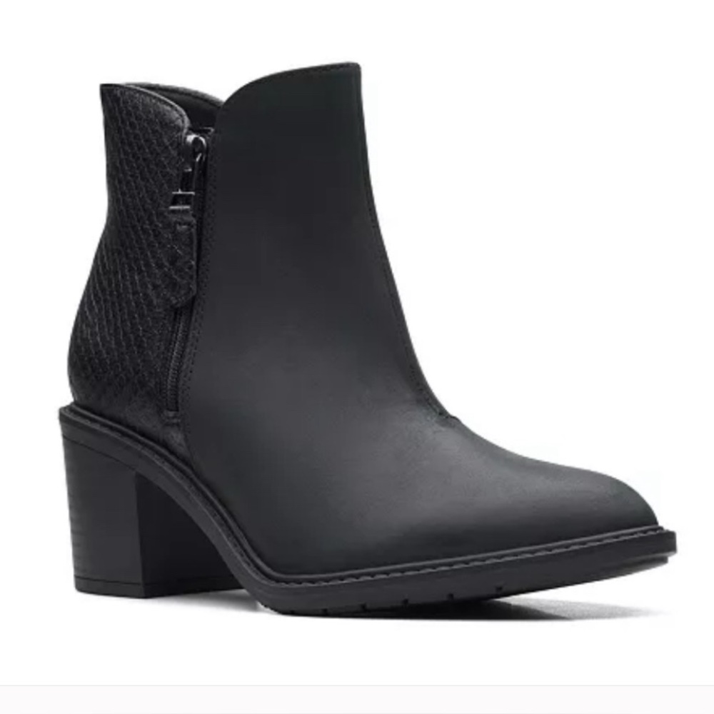 NIB CLARKS 7.5 Black Leather Scene Zip Bootie Boot